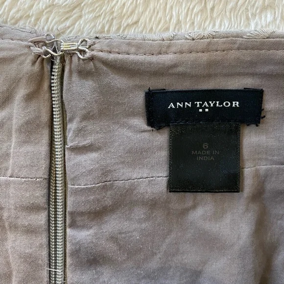 Ann Taylor Women’s Skirt size 6 - Picture 3 of 3